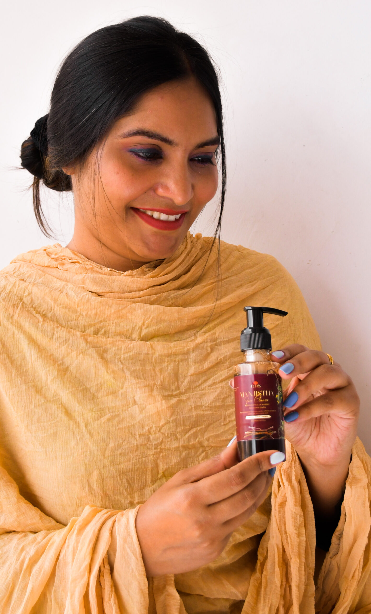 Ojas Manjishtha Face Cleanser (250 ML) - Image 3